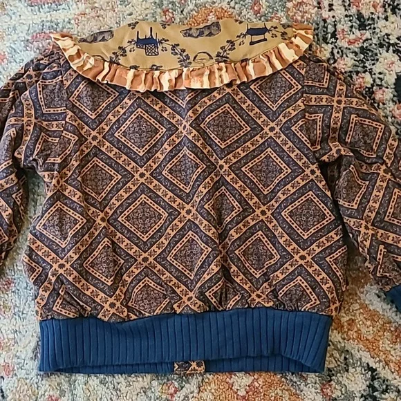 Kate Quinn Button Up light jacket - Picture 6 of 9